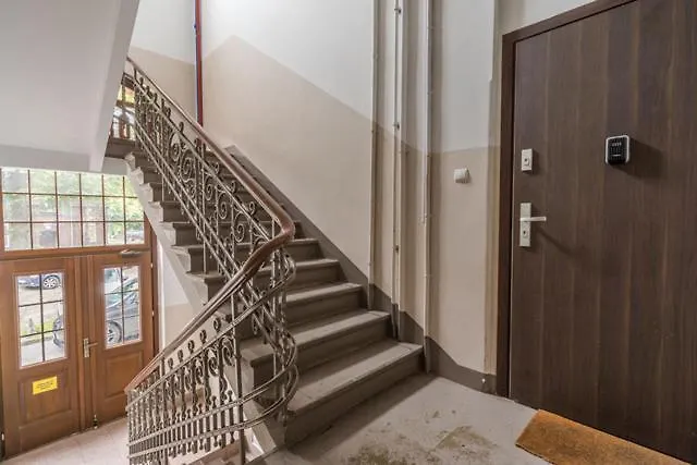 Przy Placu Zebran Ludowych شقة