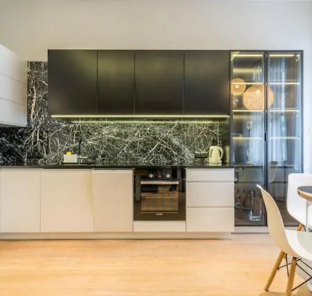 Przy Placu Zebran Ludowych Apartman