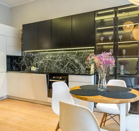 Apartman Przy Placu Zebran Ludowych