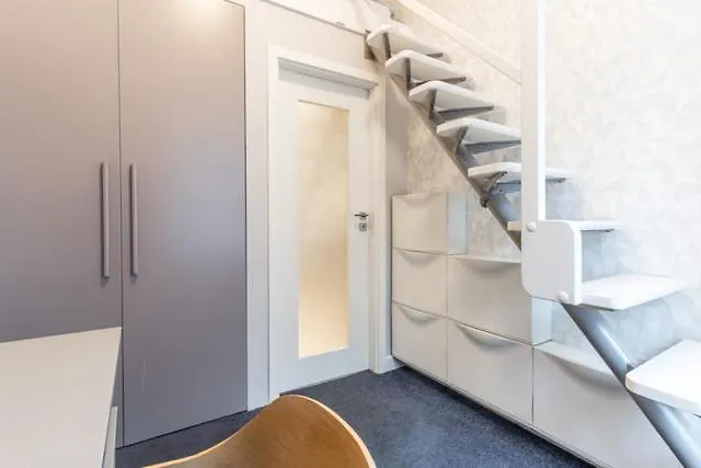 Przy Placu Zebran Ludowych