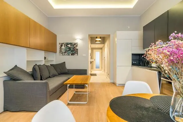 Przy Placu Zebran Ludowych Lägenhet